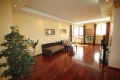 13742small.jpg