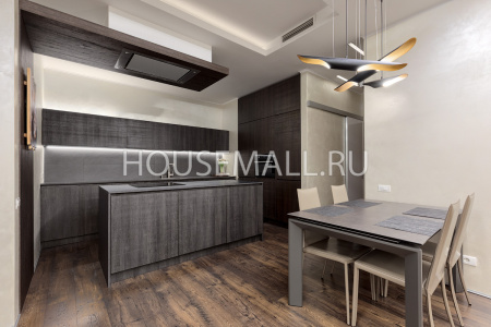 Продажа 3-комн. квартиры  97  м²
