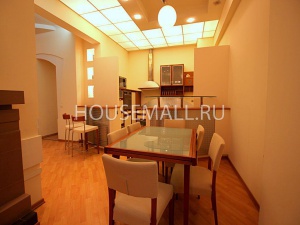 Продажа 3-комн. квартиры  140  м²