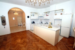 Продажа 5-комн. квартиры  224  м²