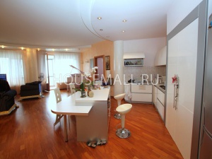 Продажа 2-комн. квартиры  230  м²