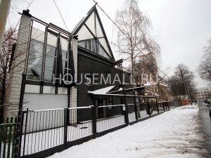 Продажа 10-комн. дома  600  м²